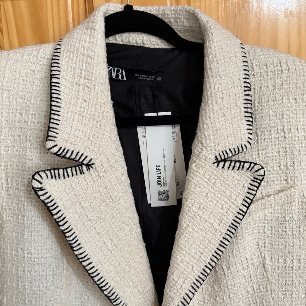 NWT…..ZARA Ecru Tweed and Black Topstitch Double Breasted Jacket - Picture 4 of 9